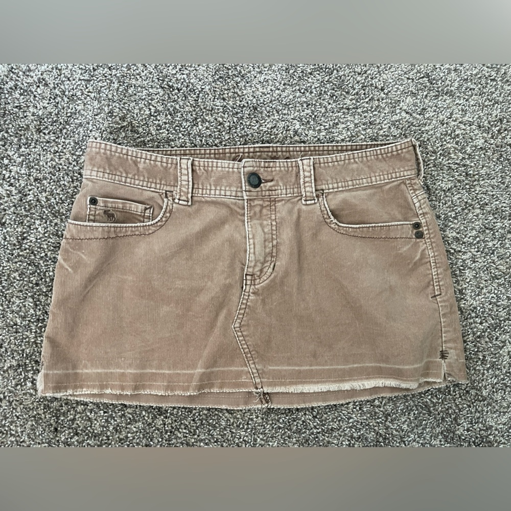 Women’s Abercrombie & Fitch Y2K Corduroy Raw Hem Mini Skirt Tan Size 6